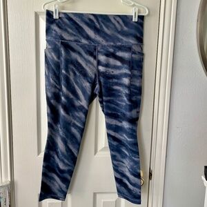 NWOT Athleta Salutation Stash 7/8 Leggings Large Petite